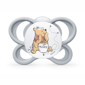 NUK PM Залъгалка силикон + кутийка 0-6 м 1 бр. AIR МЕЧО ПУХ СИВА