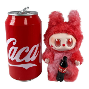 THE MONSTERS с остри зъби свети и пее в кен 20 см.