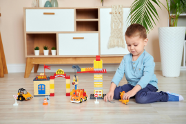 15 Забавни и лесни игри с играчки, които ще задържат вниманието на детето